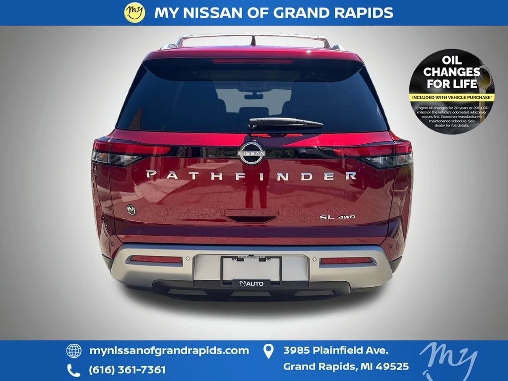 Used 2025 Nissan Pathfinder SL AWD/4WD image 7