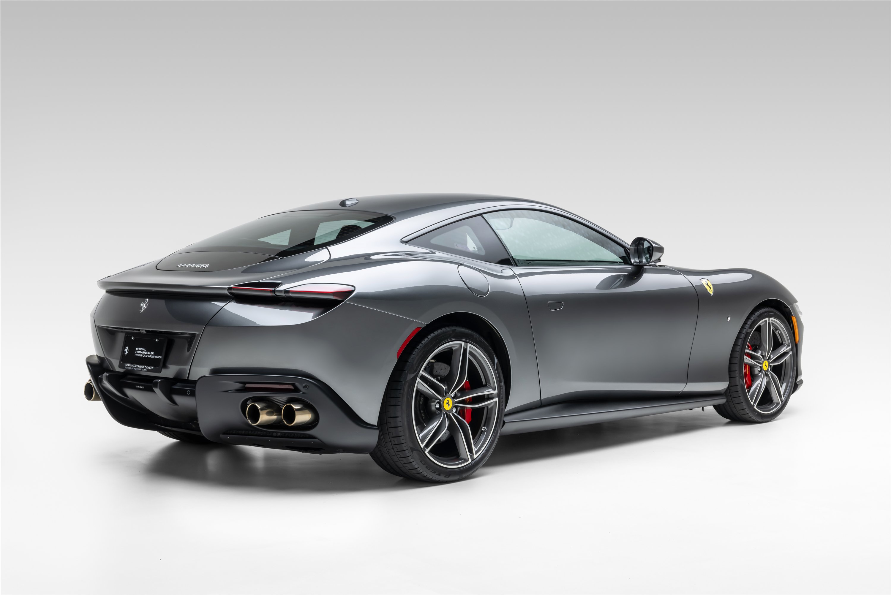 Used 2022 Ferrari Roma RWD image 8