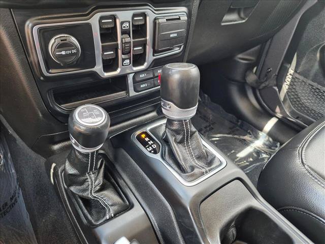 Used 2023 Jeep Wrangler Unlimited Sahara w/ Cold Weather Group AWD/4WD image 11