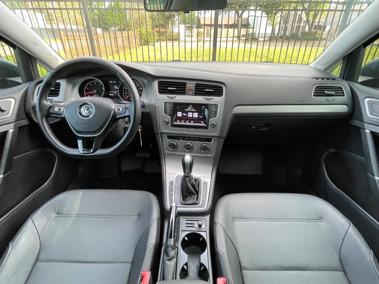 Used 2015 Volkswagen Golf S FWD image 23