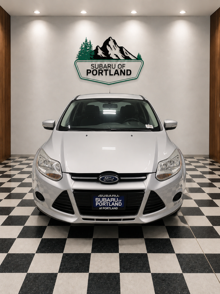 Used 2013 Ford Focus SE w/ SE Winter Pkg FWD image 2