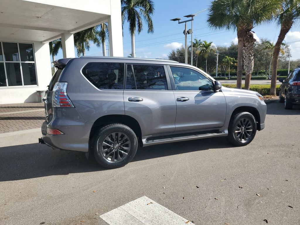 Used 2023 Lexus GX 460 Premium w/ Premium Package image 6