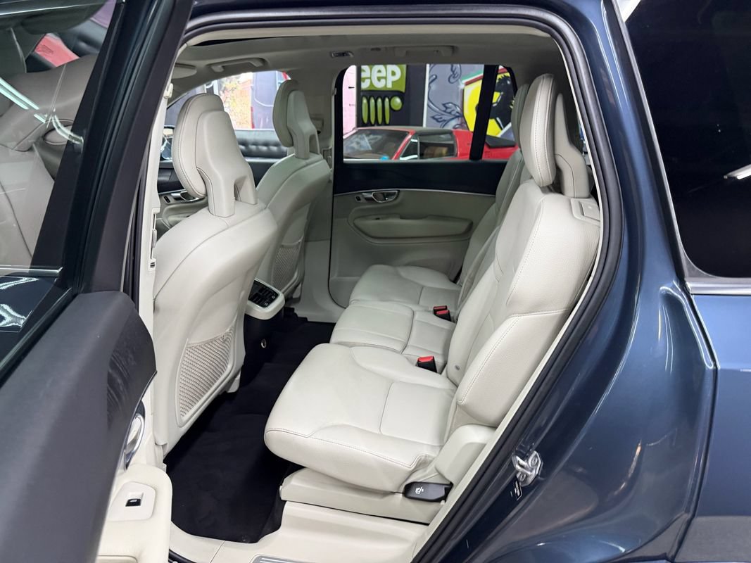 Used 2020 Volvo XC90 T5 Momentum AWD/4WD image 13
