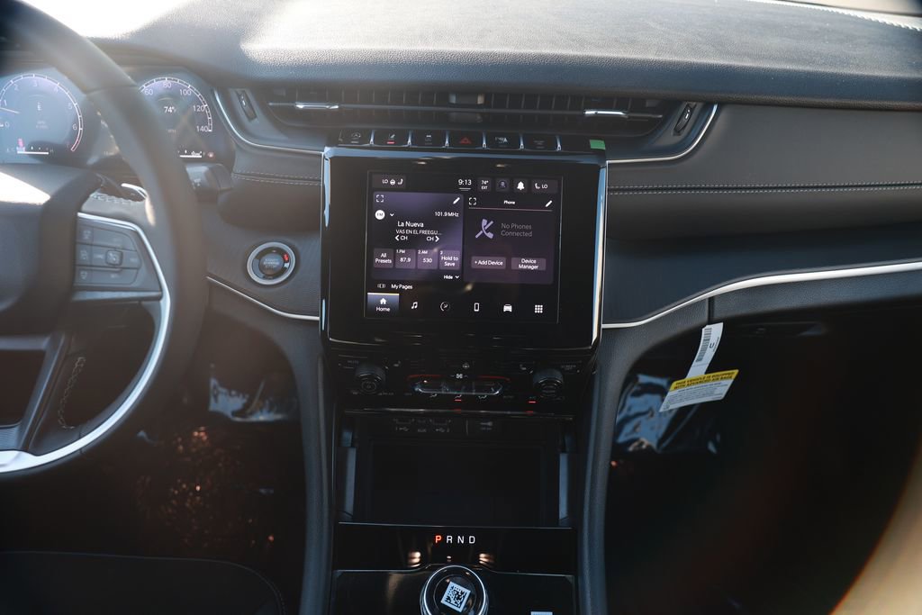 New 2025 Jeep Grand Cherokee Altitude image 22