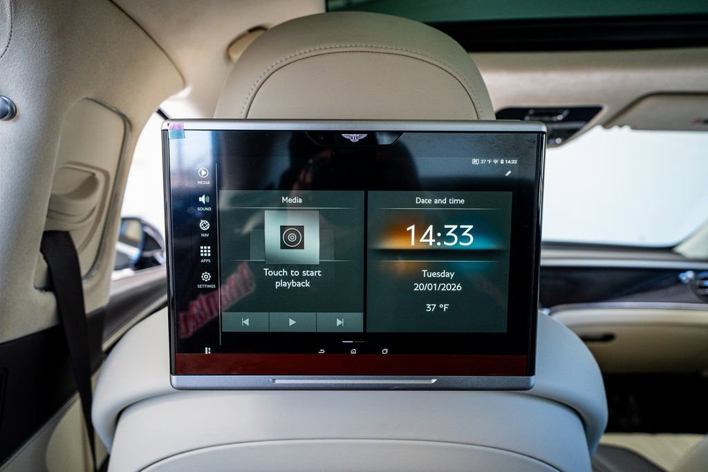 Used 2020 Bentley Flying Spur W12 image 57