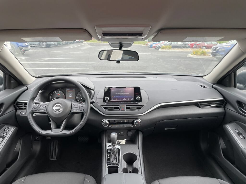 Used 2024 Nissan Altima 2.5 S FWD image 21