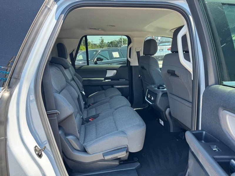 Used 2025 Ford Expedition Max Active AWD/4WD image 10