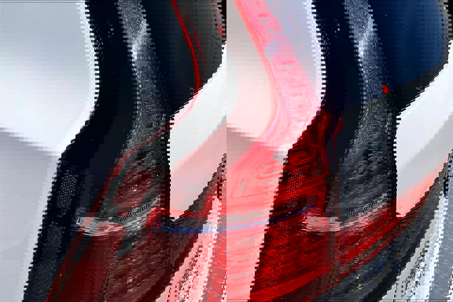 Used 2023 Volvo V60 B5 Cross Country Ultimate w/ Climate Package image 28