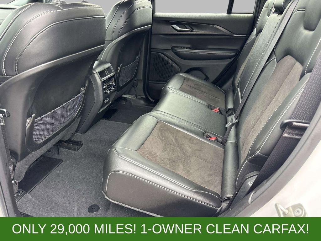 Used 2023 Jeep Grand Cherokee Altitude AWD/4WD image 5