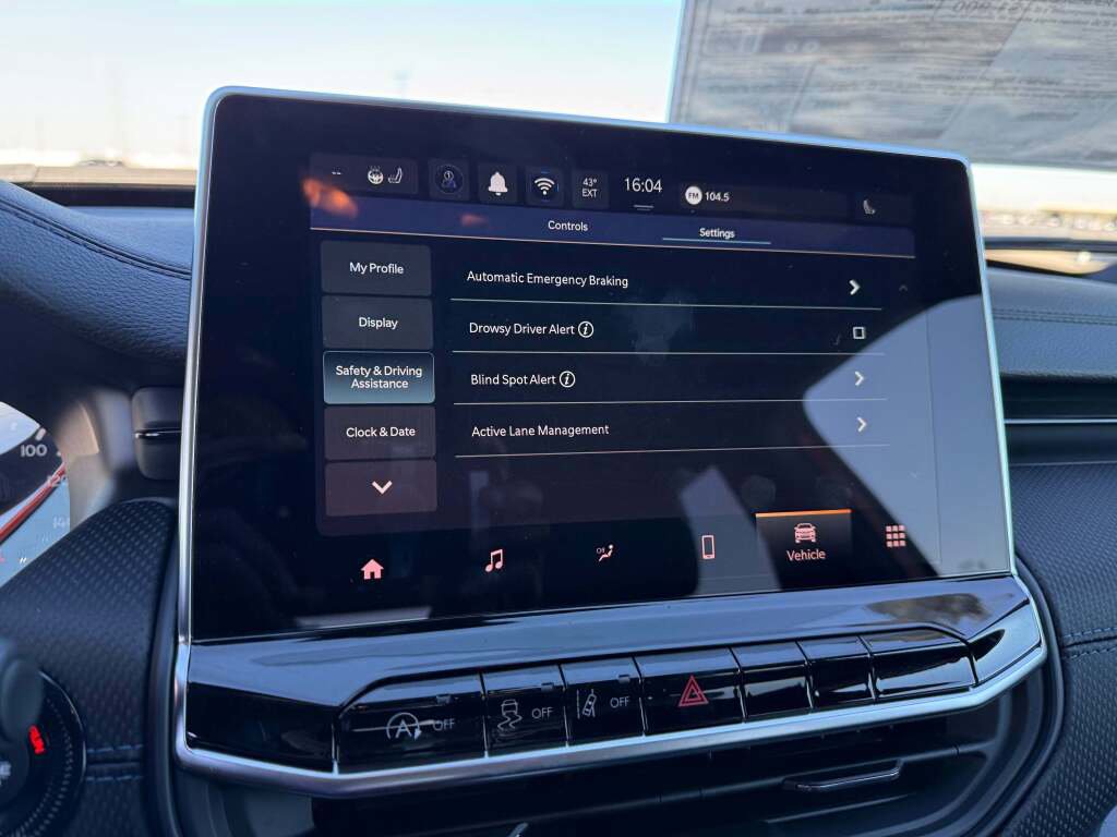 New 2026 Jeep Compass Latitude image 25