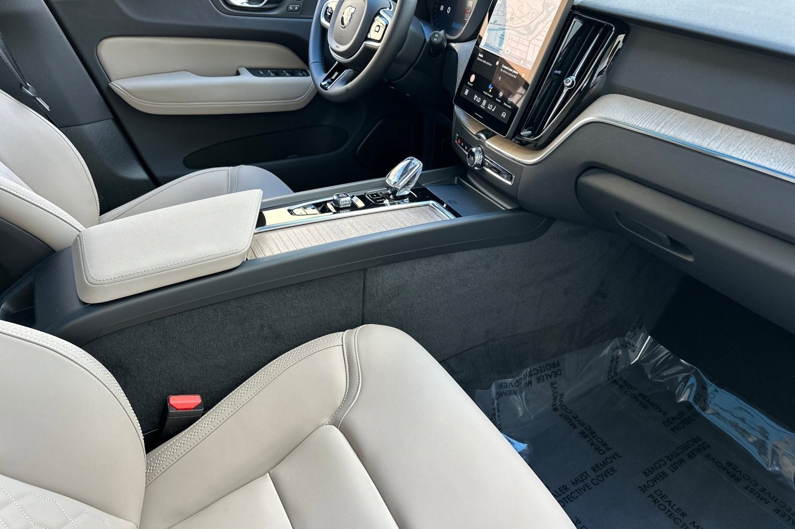 New 2026 Volvo XC60 B5 Plus w/ Protection Package image 18