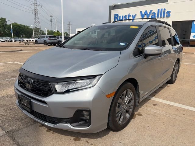 Used 2025 Honda Odyssey Touring image 2