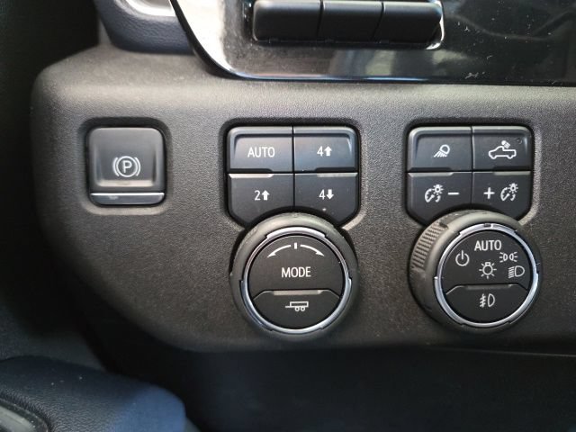 Used 2024 Chevrolet Silverado 1500 High Country AWD/4WD image 11