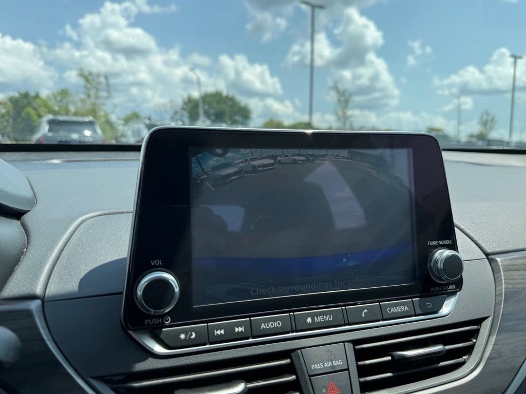 Used 2025 Nissan Altima 2.5 SV FWD image 16