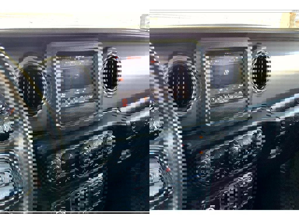 Used 2022 Jeep Wrangler Willys image 6