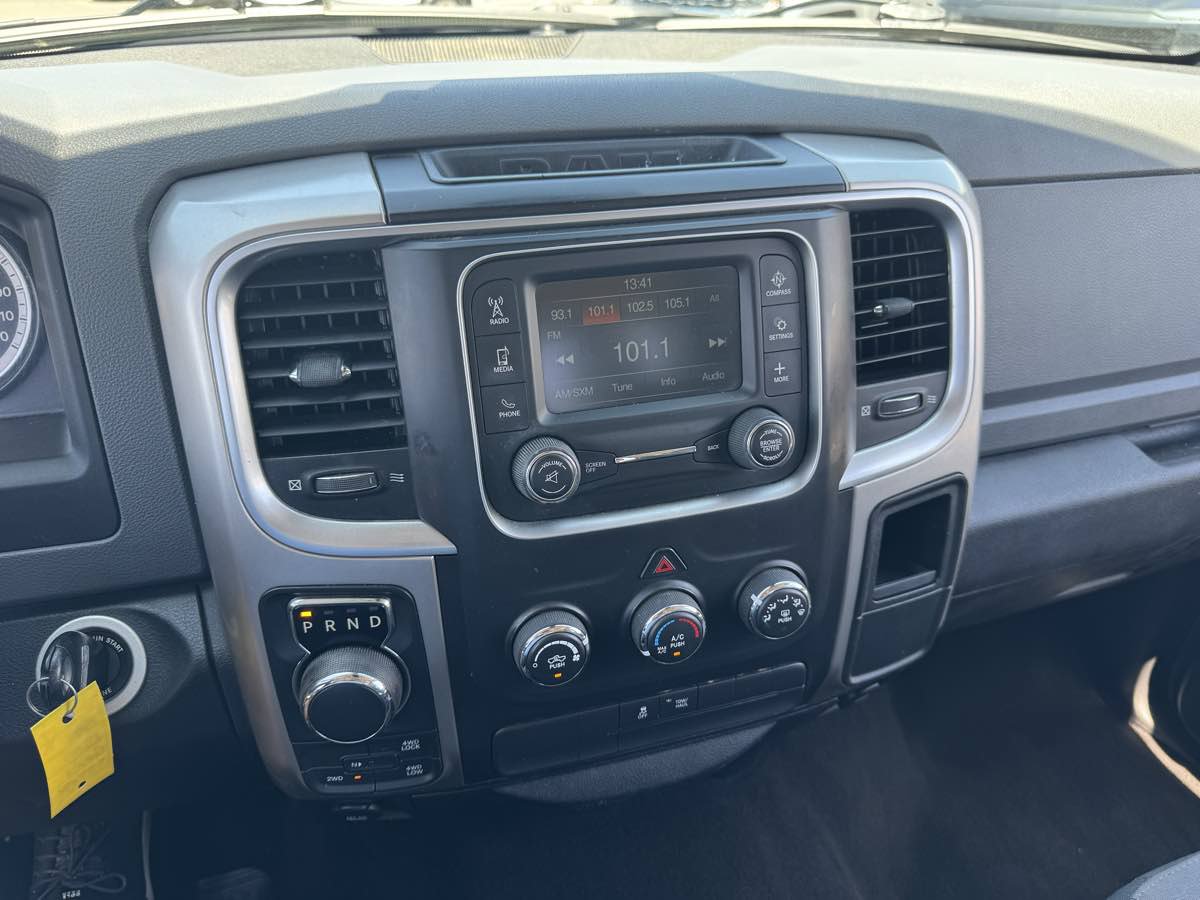 Used 2017 RAM 1500 Classic SLT AWD/4WD image 26