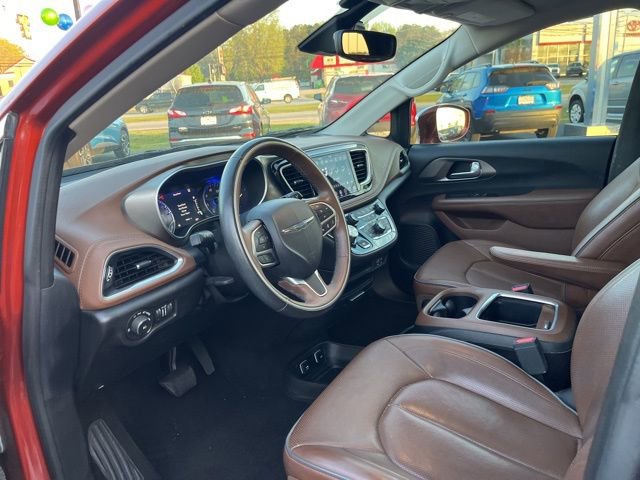 Used 2018 Chrysler Pacifica Limited w/ Tire & Wheel Group image 6