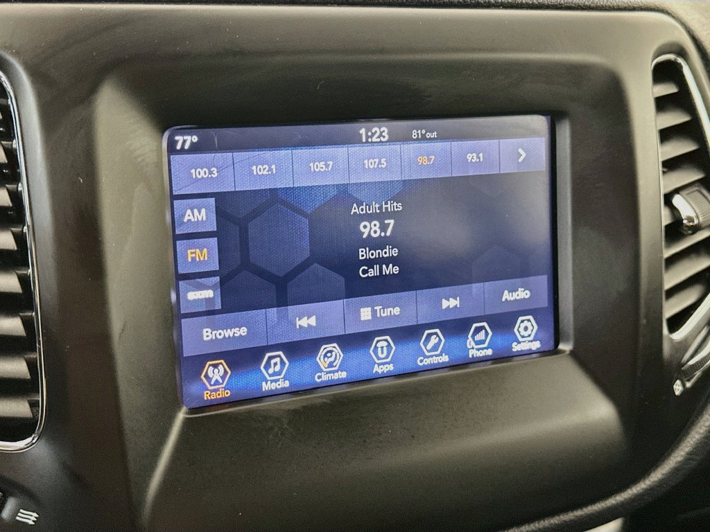 Used 2018 Jeep Compass Latitude w/ Popular Equipment Group AWD/4WD image 17