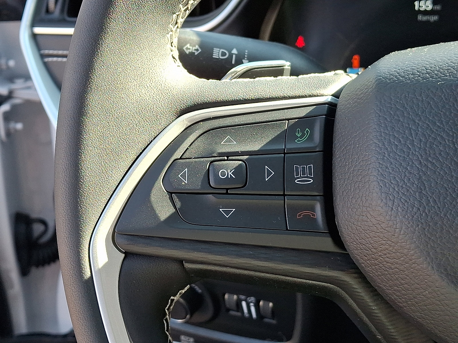 Certified 2023 Jeep Grand Cherokee Laredo image 21