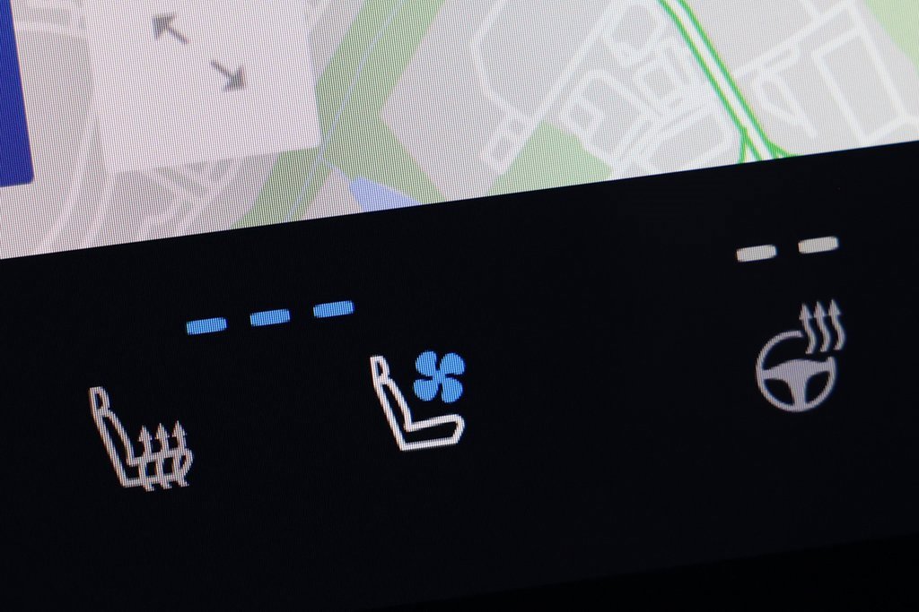 Used 2025 Lexus GX 550 w/ Accessory Package (Z1) image 31