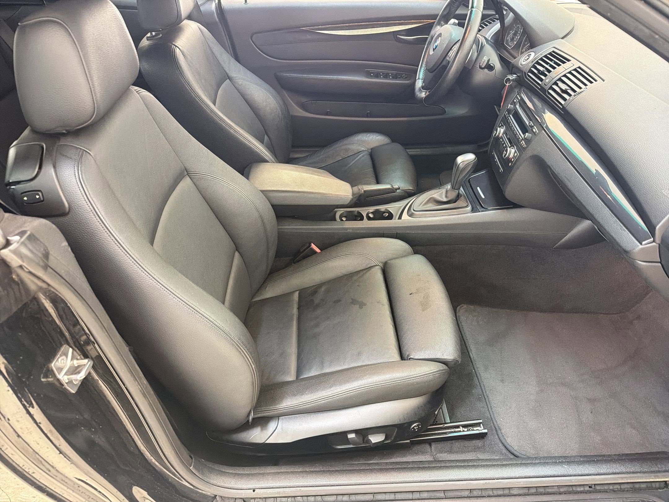 Used 2009 BMW 135i Convertible RWD image 25