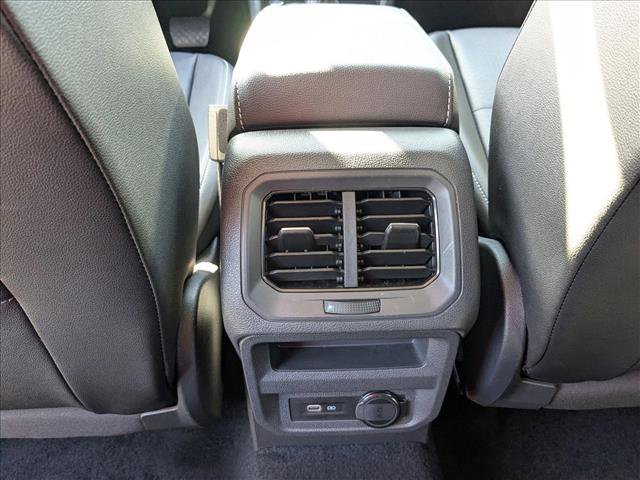 Used 2021 Volkswagen Tiguan SE FWD image 17