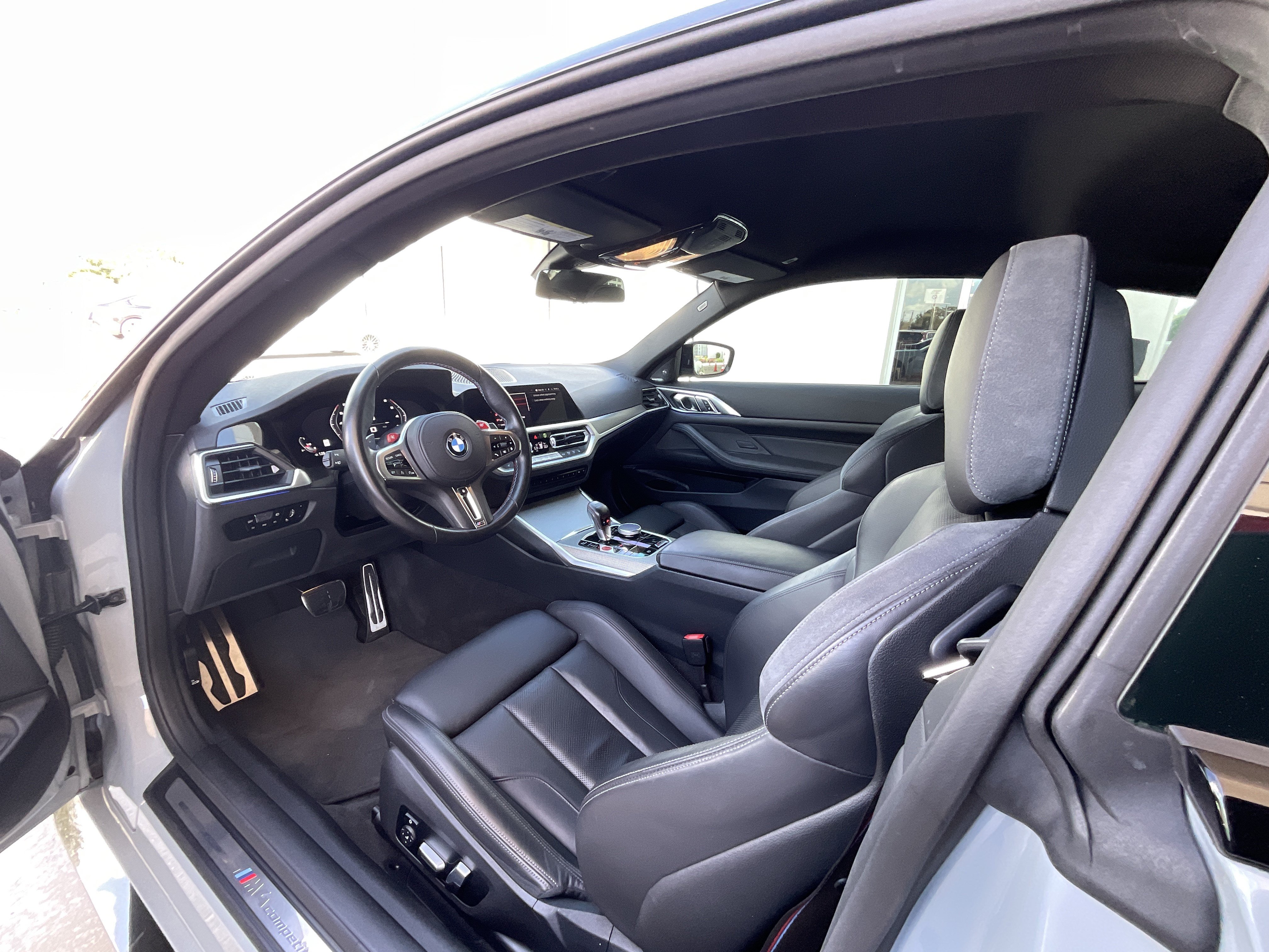 Used 2022 BMW M4 Competition w/ Executive Package RWD image 9