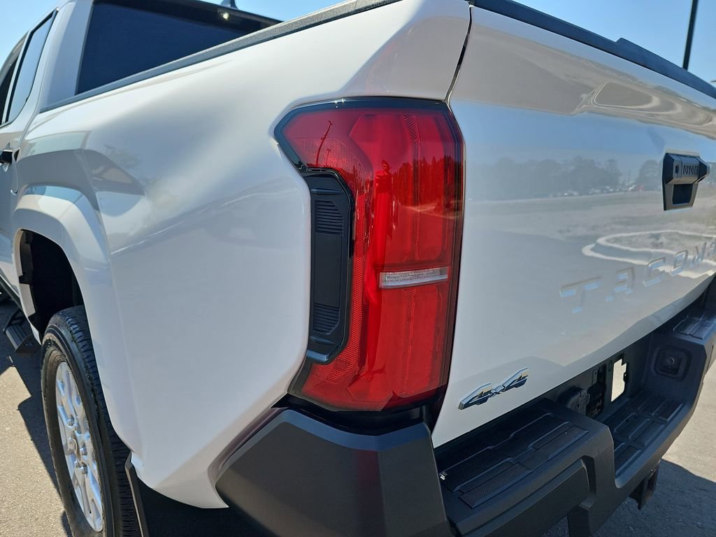 Used 2024 Toyota Tacoma SR AWD/4WD image 35