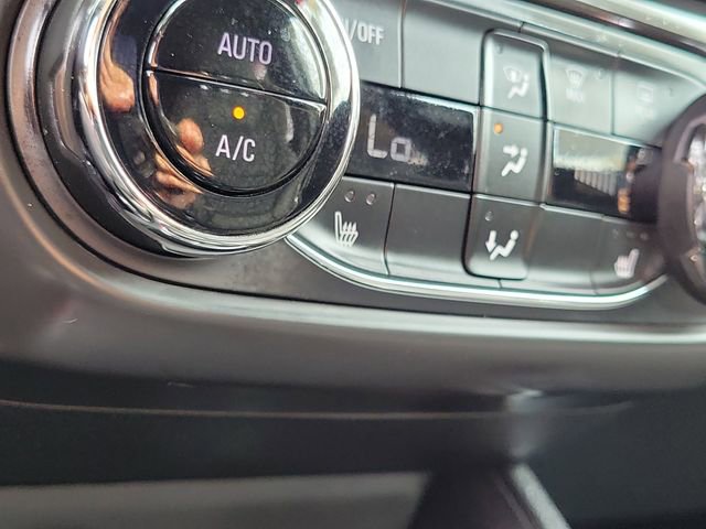 Used 2023 Chevrolet TrailBlazer RS w/ Sun and Liftgate Package FWD image 10
