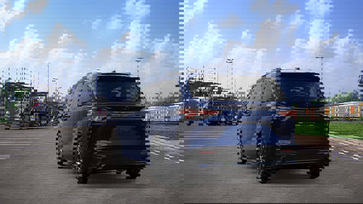 New 2026 Toyota Sienna XSE image 7