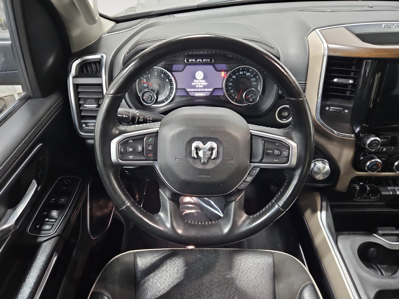 Used 2022 RAM 1500 Laramie AWD/4WD image 12