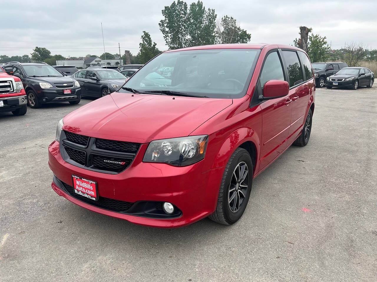Used 2014 Dodge Grand Caravan SXT w/ Blacktop Package FWD image 1