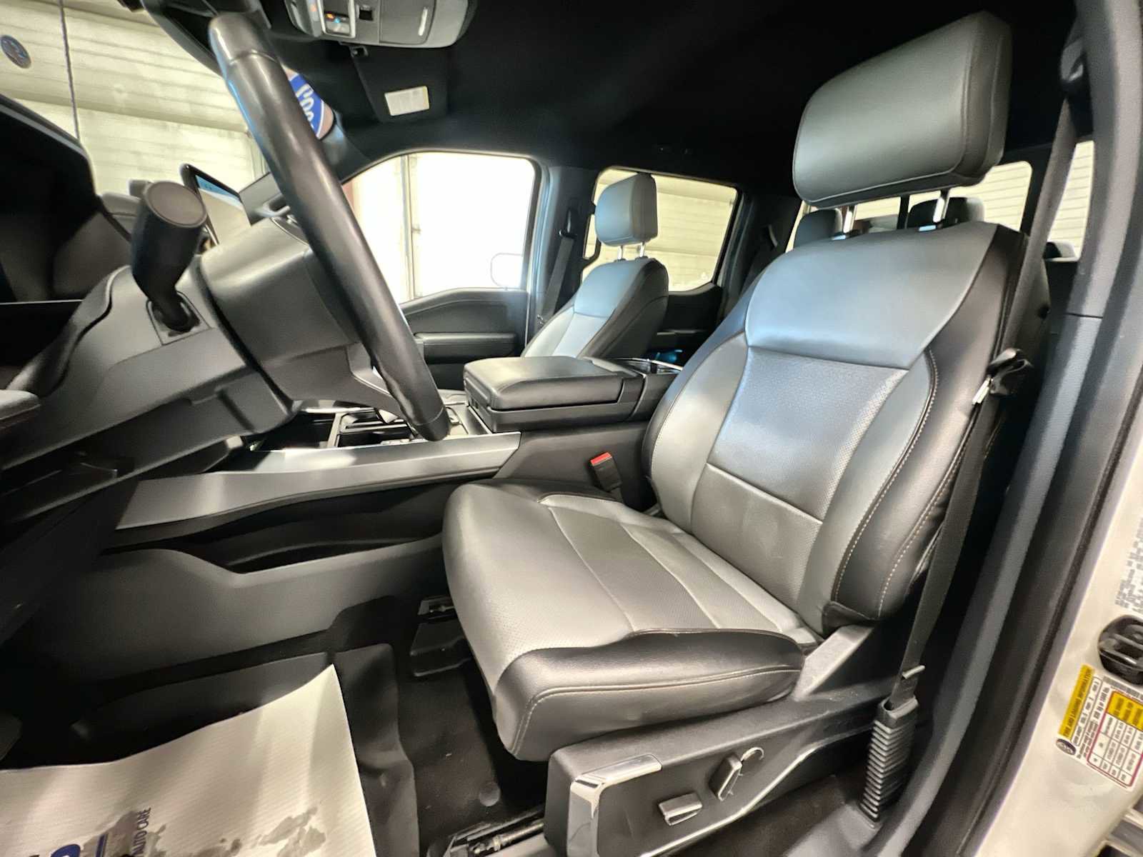 Used 2022 Ford F150 Lightning Lariat image 14