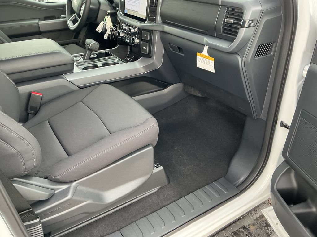 New 2026 Ford F150 XLT w/ XLT Black Appearance Package AWD/4WD image 21