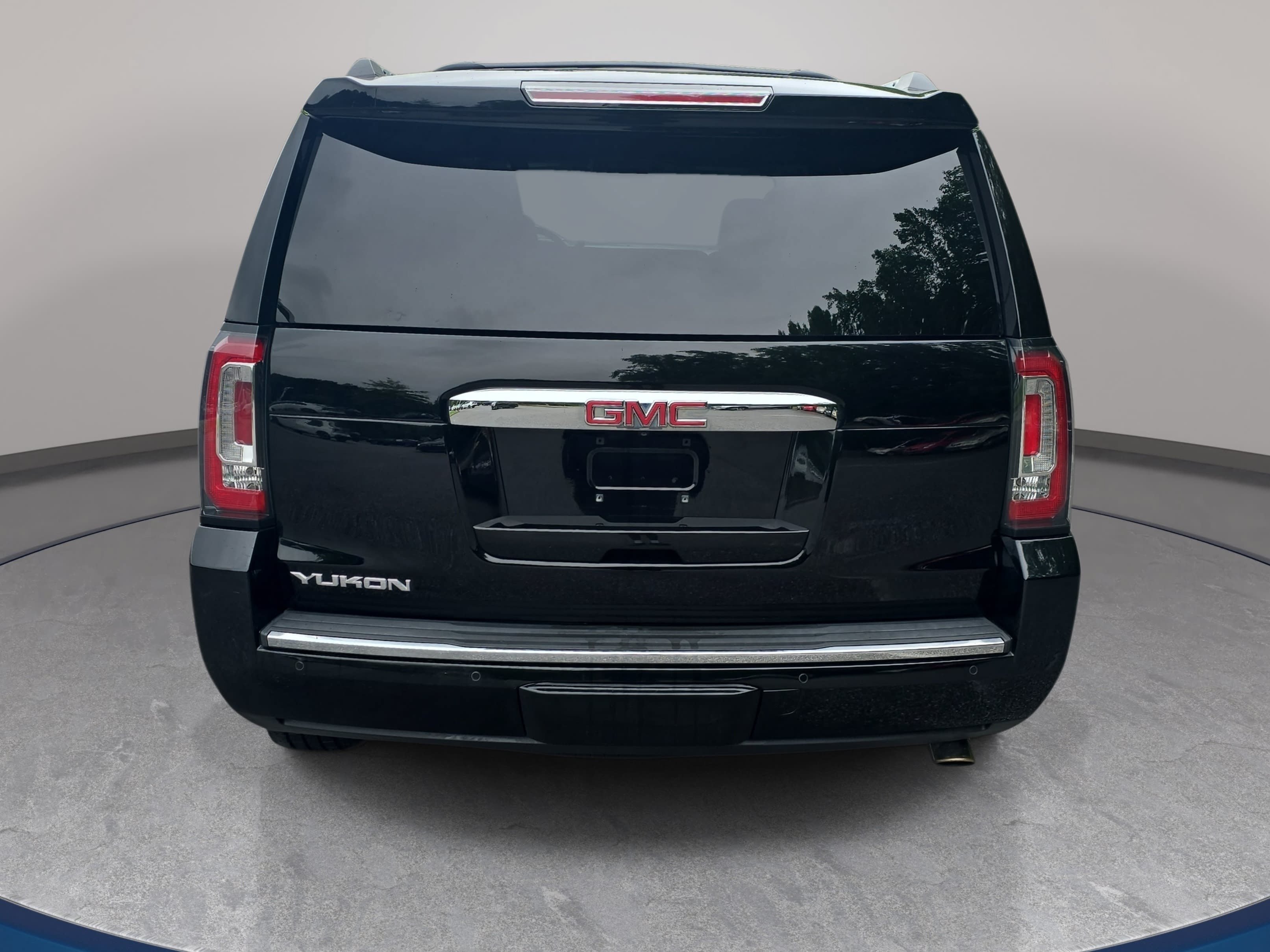 Used 2018 GMC Yukon Denali w/ Open Road Package AWD/4WD image 6