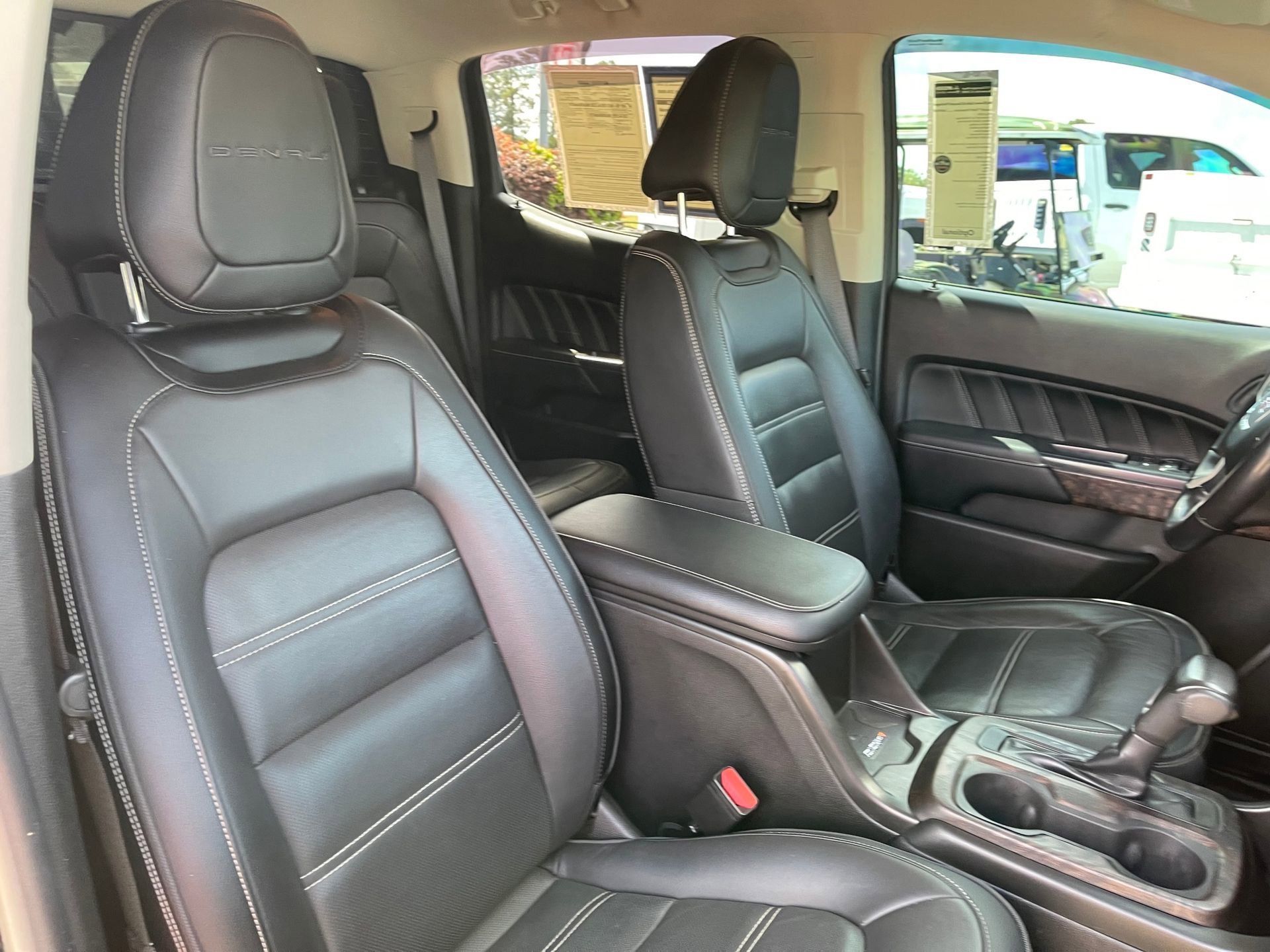 Used 2021 GMC Canyon Denali image 27