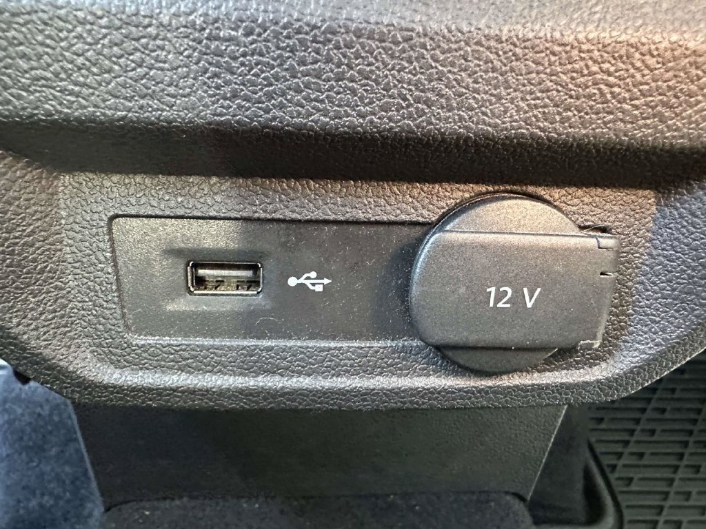 Used 2018 Volkswagen Tiguan SE w/ Panoramic Sunroof Package AWD/4WD image 15