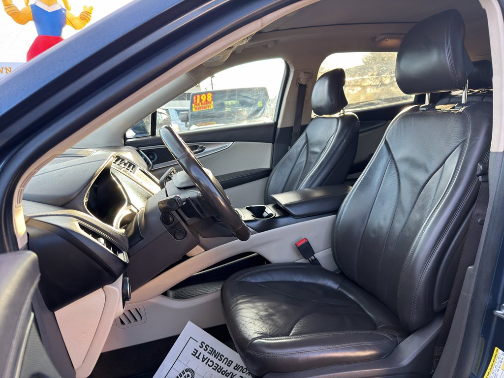 Used 2019 Lincoln Nautilus Reserve image 11