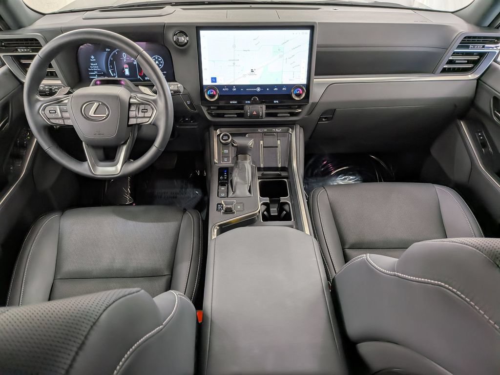 Used 2025 Lexus GX 550 w/ Accessory Package (2T) AWD/4WD image 32