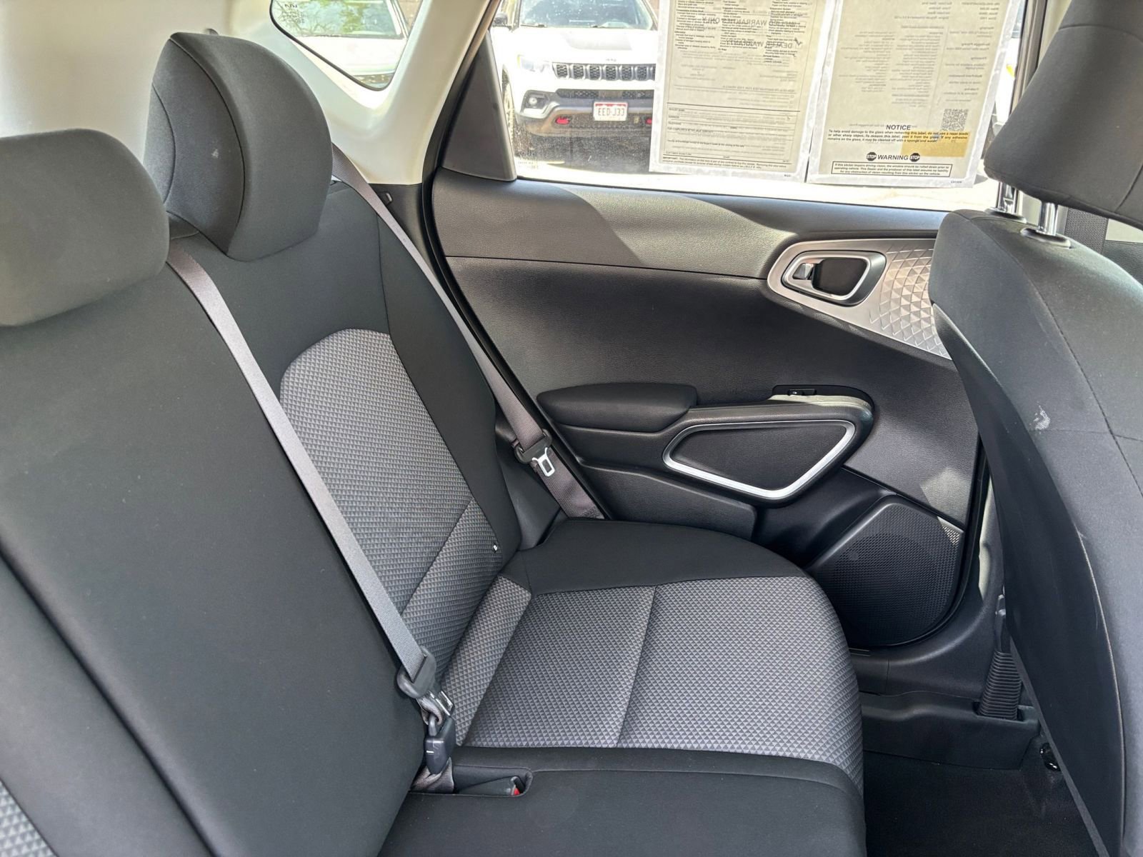 Used 2025 Kia Soul LX w/ LX Technology Package FWD image 35