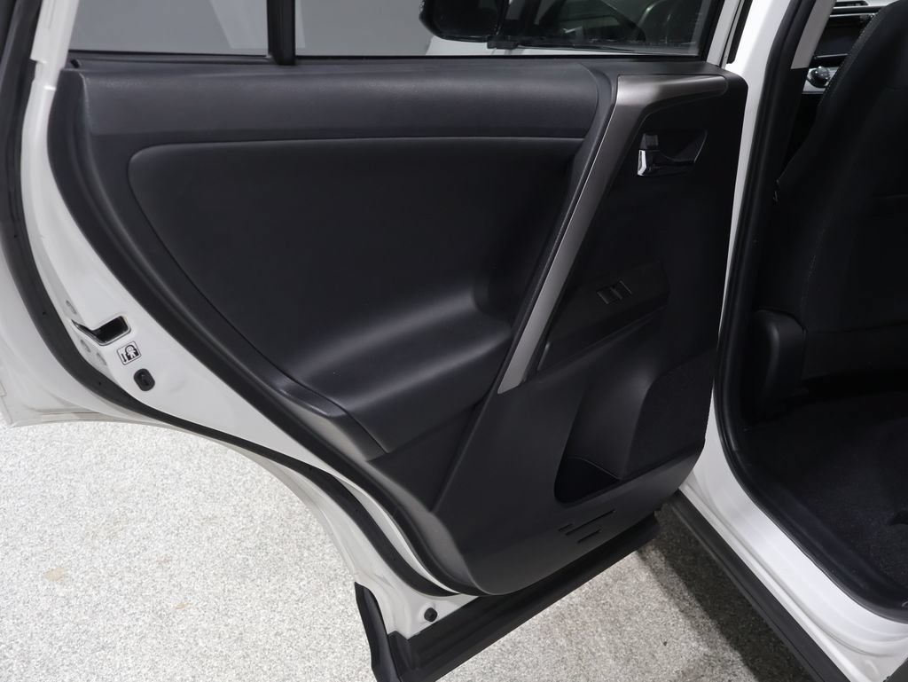 Used 2018 Toyota RAV4 XLE w/ Plus Extra Value Package AWD/4WD image 19