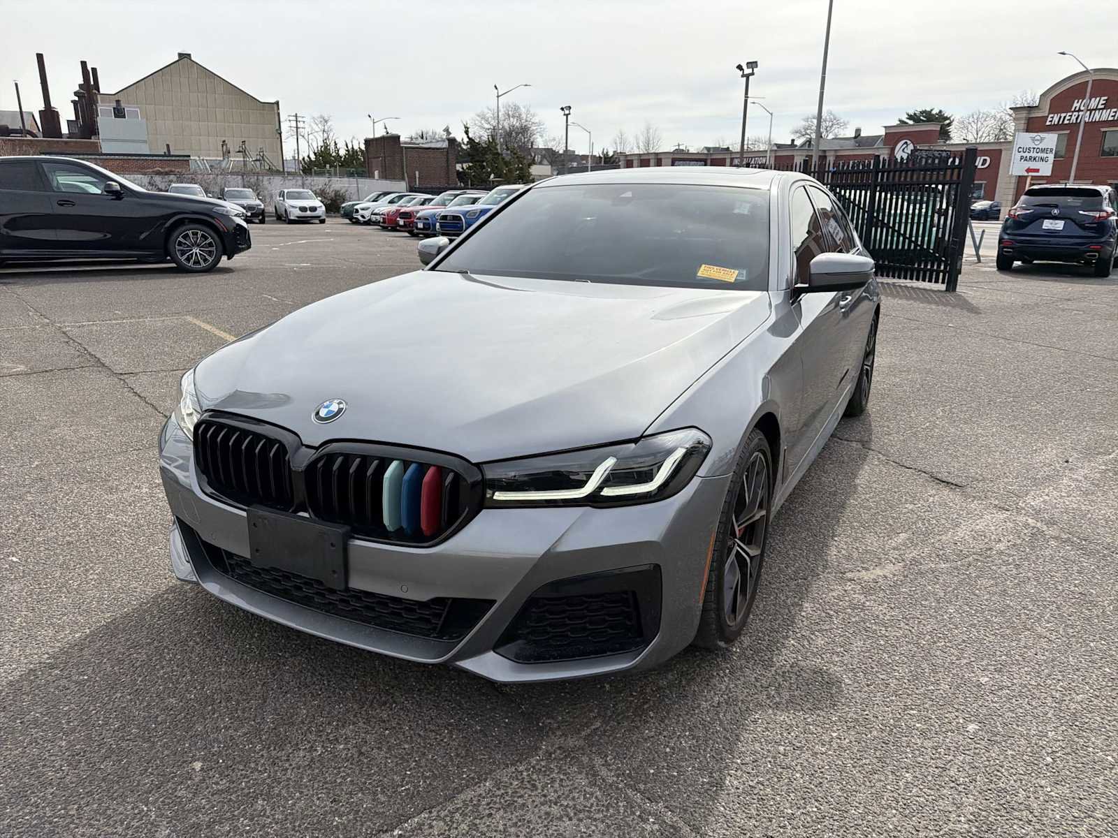 Certified 2023 BMW 530i xDrive w/ M Sport Package image 3