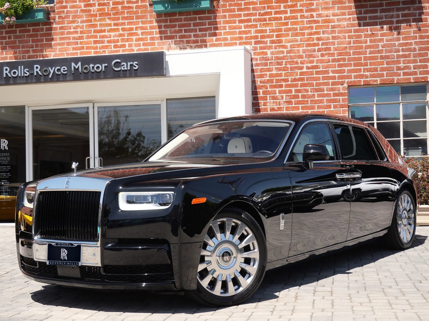 Used 2022 Rolls-Royce Phantom Extended Wheelbase w/ The Phantom Package RWD image 1