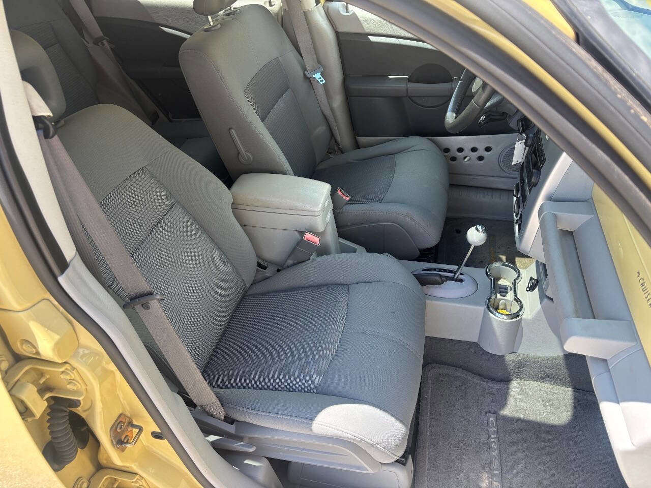 Used 2007 Chrysler PT Cruiser Limited FWD image 16