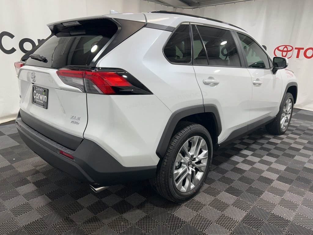Used 2025 Toyota RAV4 XLE Premium image 6