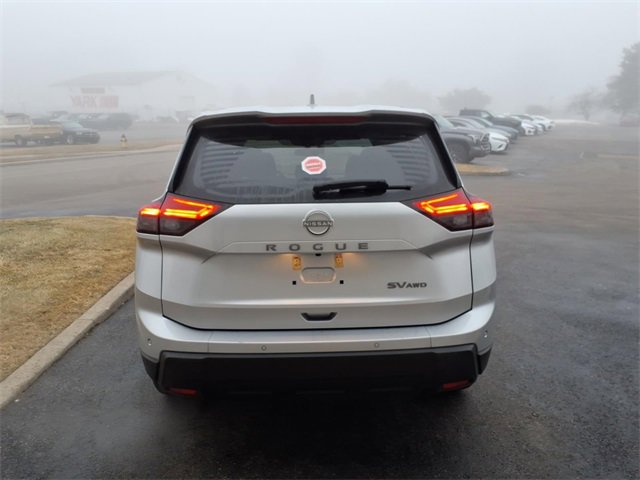 Used 2024 Nissan Rogue SV image 19