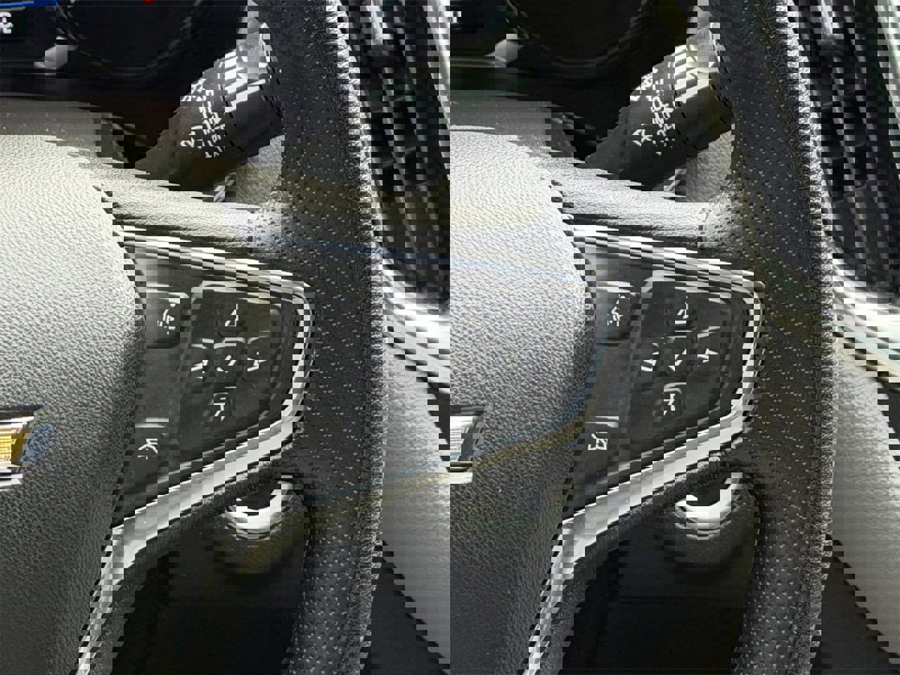 Used 2024 Chevrolet Equinox LS w/ LS Convenience Package image 14