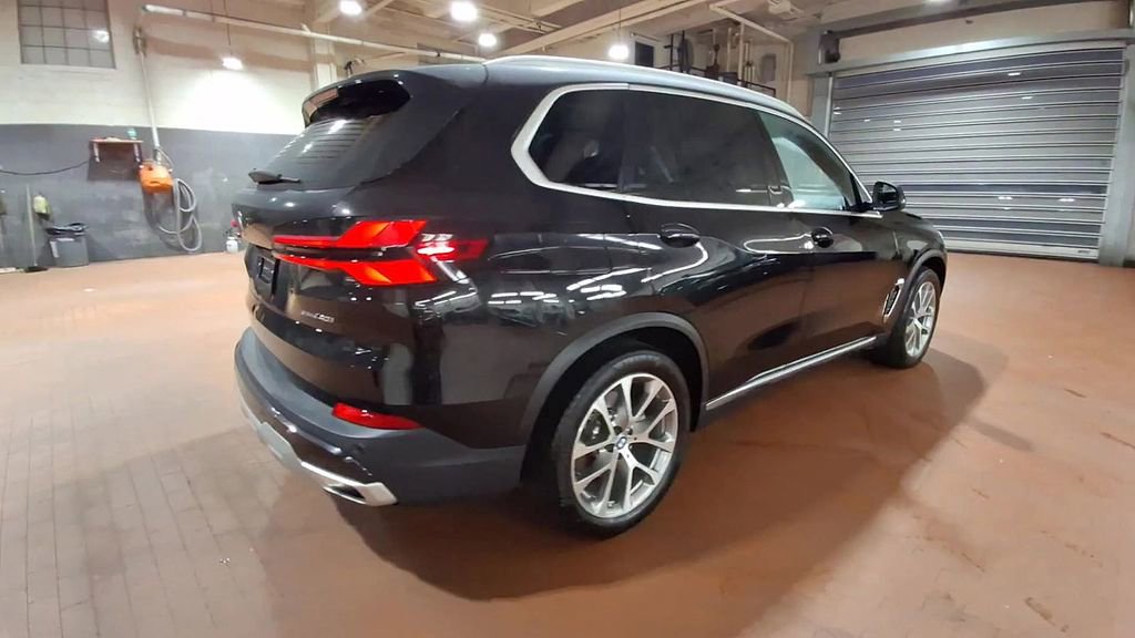 Used 2025 BMW X5 xDrive40i w/ Premium Package image 8