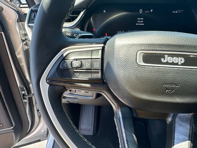 Used 2023 Jeep Grand Cherokee L Limited w/ Black Appearance Package AWD/4WD image 14