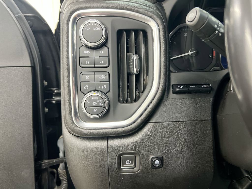 Used 2022 GMC Sierra 2500 Denali w/ Denali Black Diamond Edition image 19